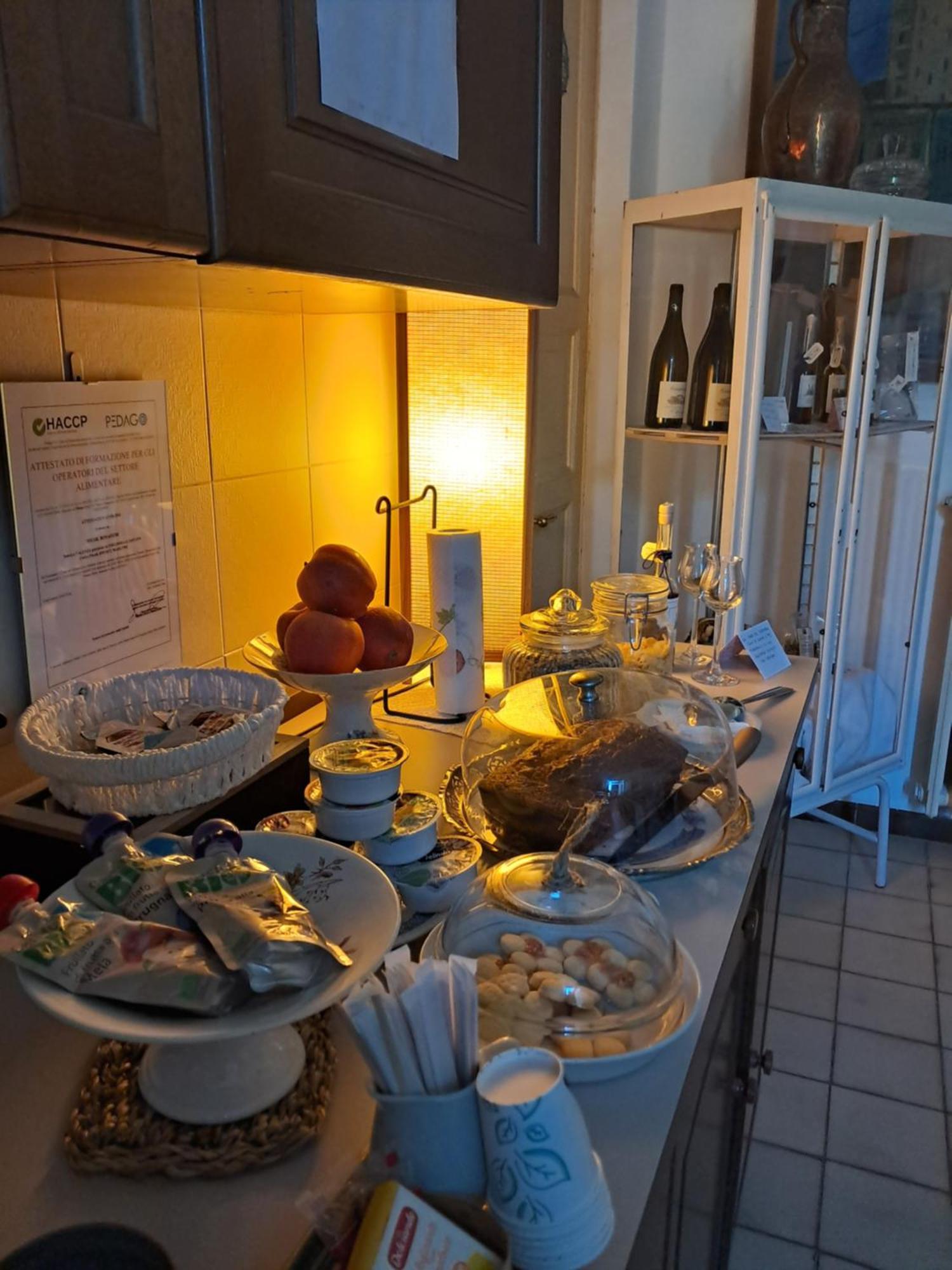 Bed & Breakfast Chiara San Sebastiano Curone Exteriör bild
